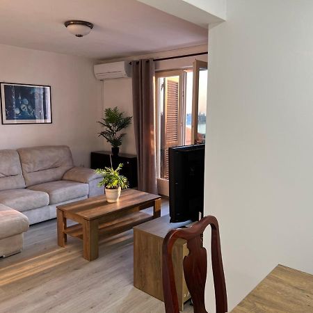 Sea View Apartment Porec Bagian luar foto